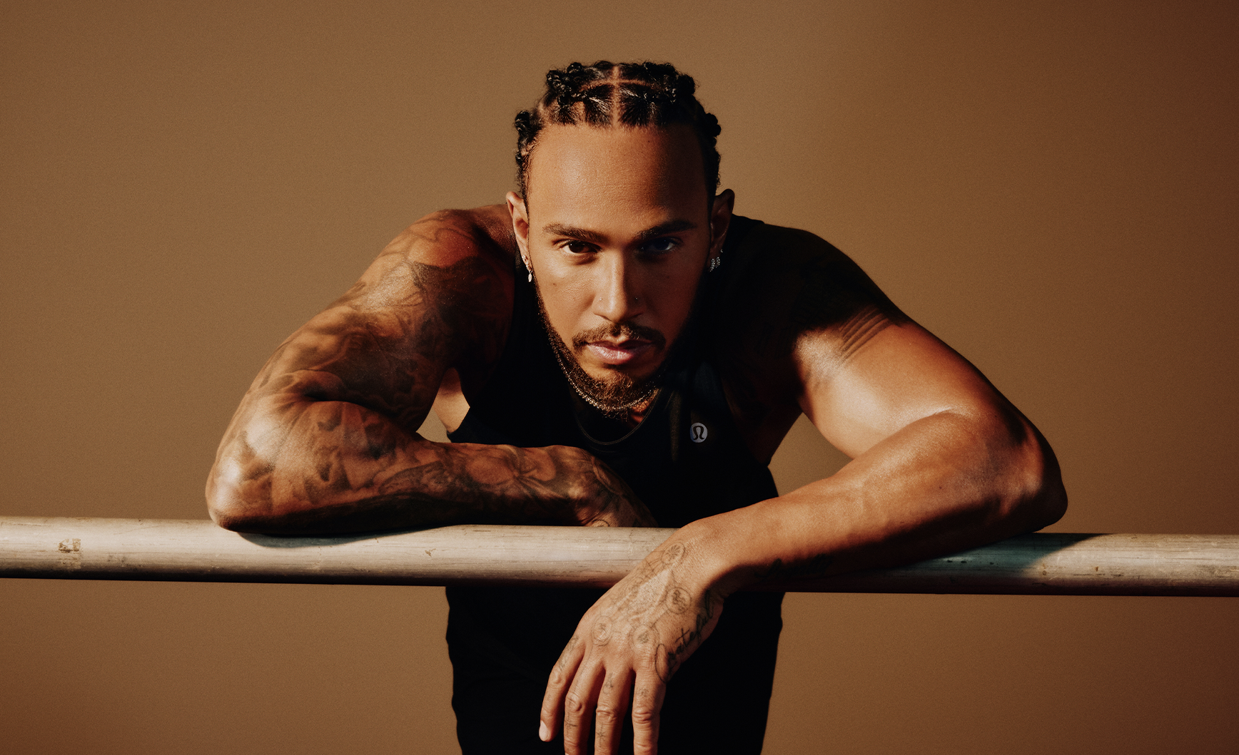 20250226161835000000_1_4.png 图2-刘易斯·汉密尔顿,F1历史上最负盛名的赛车手之.png