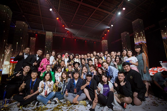 20190212093452000000_1_63.jpg 团队照片.jpg